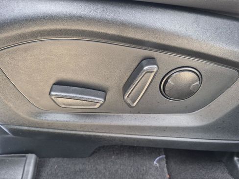 Certified 2023 Ford Explorer XLT w/ Equipment Group 202A image 13