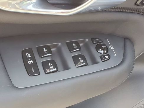 Certified 2025 Volvo XC90 B6 Plus AWD/4WD image 13