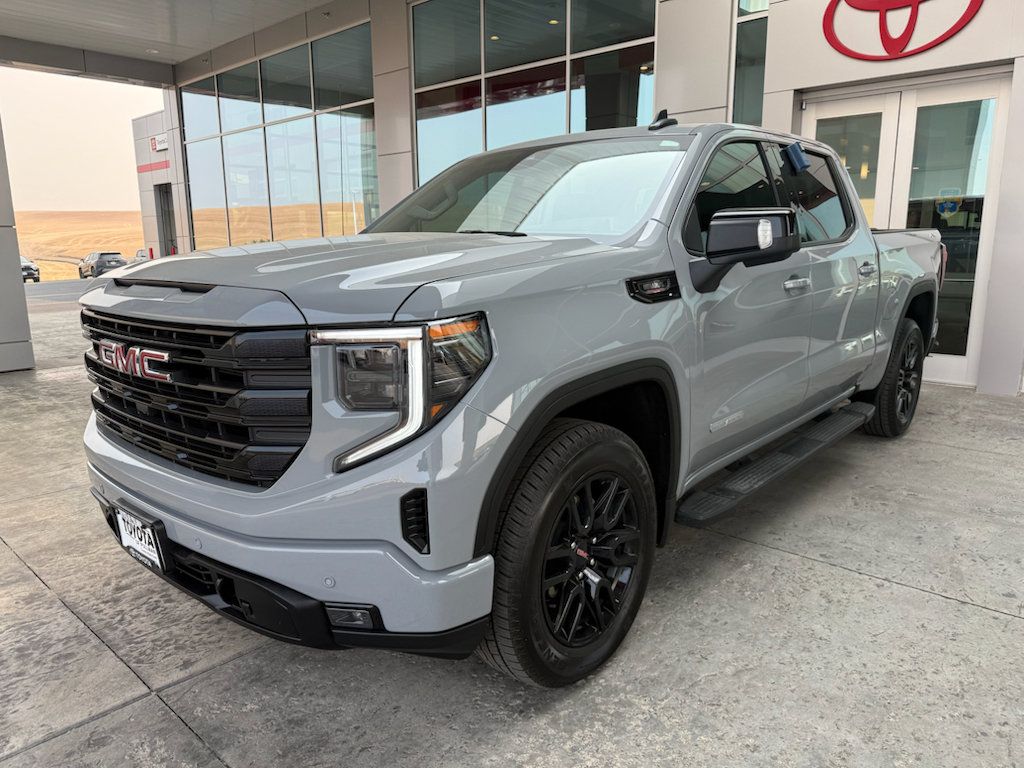 Used 2024 GMC Sierra 1500 Elevation w/ Elevation Premium Package AWD/4WD image 4