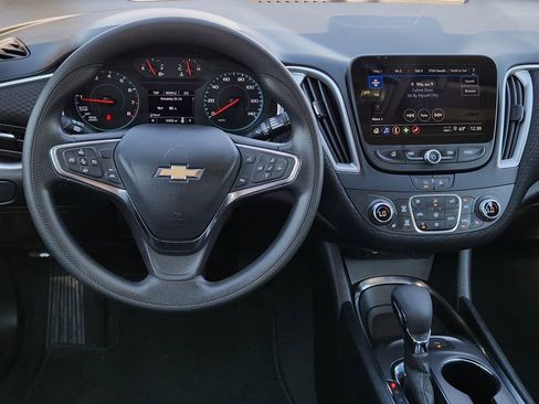 Used 2025 Chevrolet Malibu LT image 31