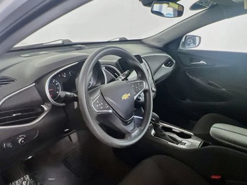 Used 2025 Chevrolet Malibu LT FWD image 17