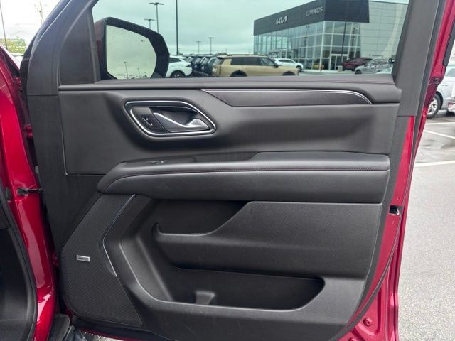 Used 2022 Chevrolet Suburban RST w/ Luxury Package AWD/4WD image 59