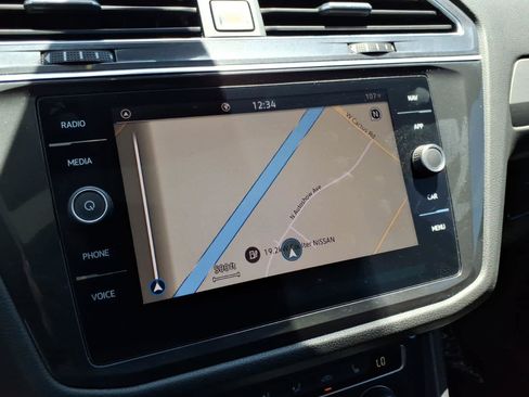 Used 2021 Volkswagen Tiguan SEL FWD image 33