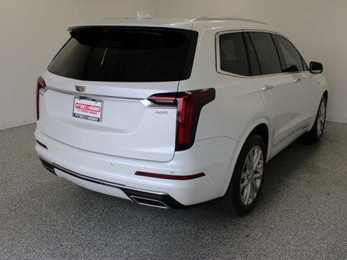 Used 2023 Cadillac XT6 Premium Luxury w/ Technology Package FWD image 7