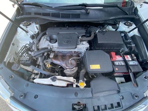 Used 2013 Toyota Camry LE image 29