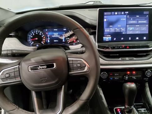 Used 2024 Jeep Compass Latitude AWD/4WD image 23