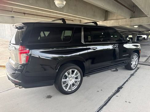 Used 2024 Chevrolet Suburban High Country AWD/4WD image 18