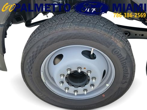 New 2026 Ford F450 XL w/ XL Chrome Package RWD image 9