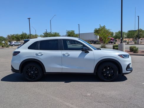 Used 2023 Honda HR-V Sport image 6