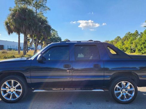 Used 2005 Chevrolet Avalanche LS w/ Preferred Equipment Group image 10
