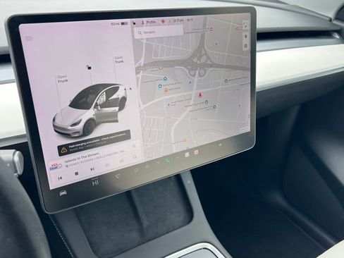 Used 2021 Tesla Model Y Long Range AWD/4WD image 18