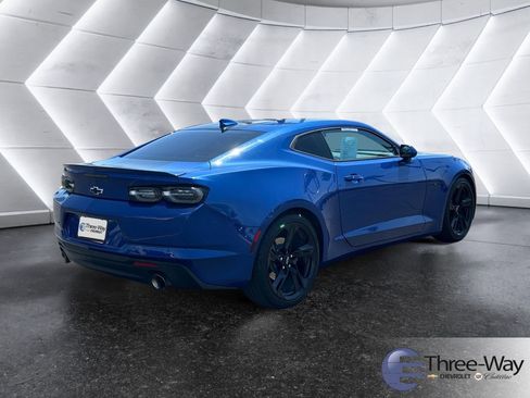 Used 2021 Chevrolet Camaro LT w/ RS Package RWD image 5
