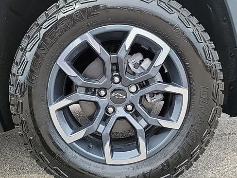 New 2026 Chevrolet Equinox ACTIV w/ Convenience Package III AWD/4WD image 30