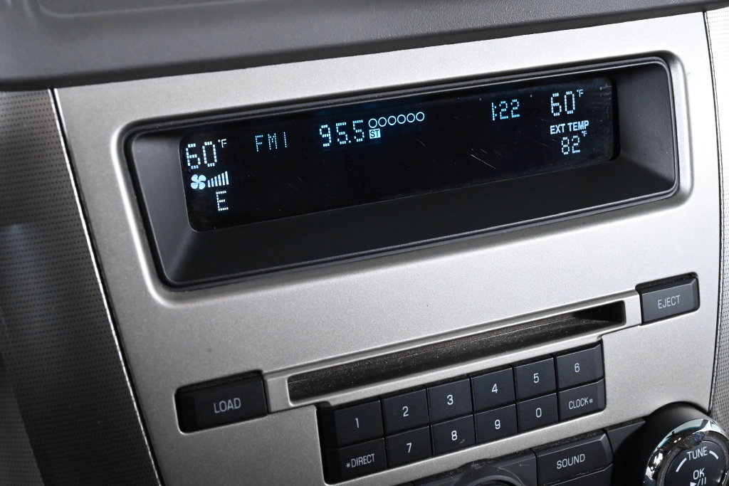Used 2010 Ford Fusion Hybrid FWD image 16
