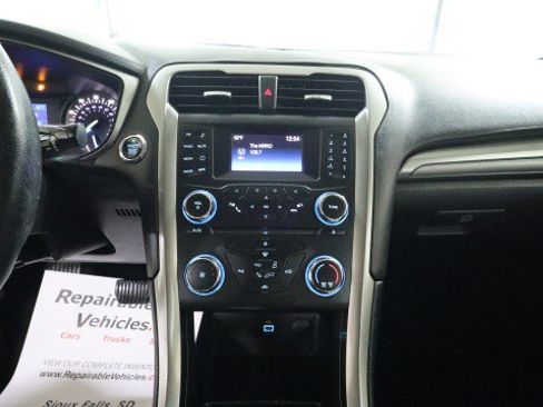 Used 2017 Ford Fusion S FWD image 12