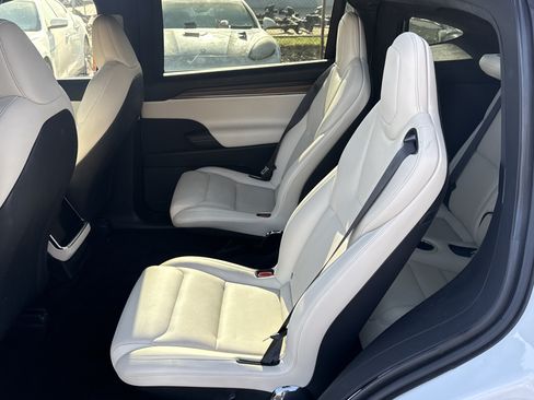 Used 2023 Tesla Model X AWD/4WD image 3