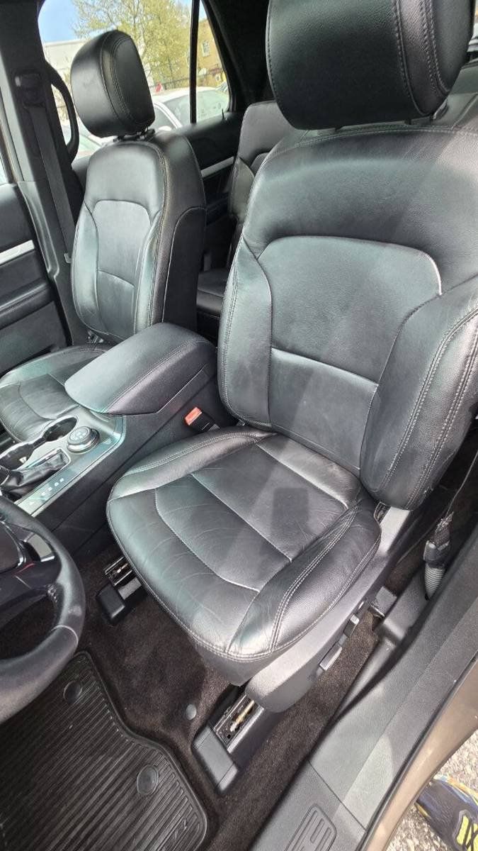 Used 2016 Ford Explorer XLT w/ Equipment Group 202A AWD/4WD image 7