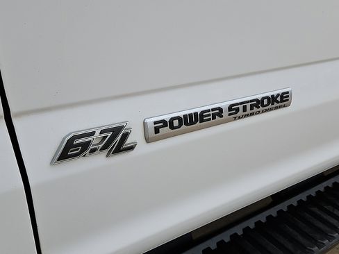 Used 2020 Ford F350 XLT image 6