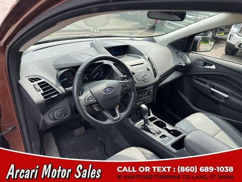 Used 2017 Ford Escape SE w/ SE Sport Appearance Package FWD image 19
