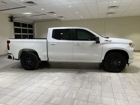 Used 2022 Chevrolet Silverado 1500 RST w/ Z71 Off-Road Package AWD/4WD image 6