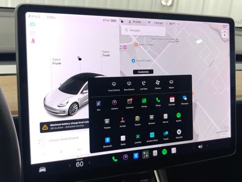 Used 2020 Tesla Model 3 Standard Range RWD image 29