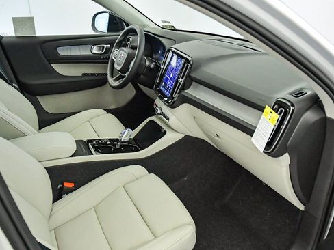 New 2026 Volvo XC40 B5 Plus w/ Protection Package Premier image 18