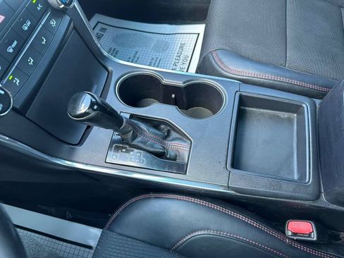Used 2016 Toyota Camry SE FWD image 18