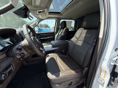 New 2026 RAM 2500 Limited AWD/4WD image 17