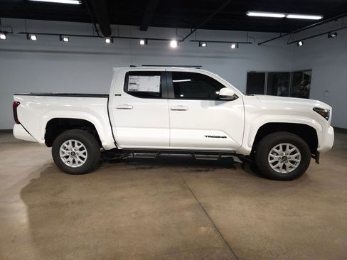 New 2026 Toyota Tacoma SR5 image 8