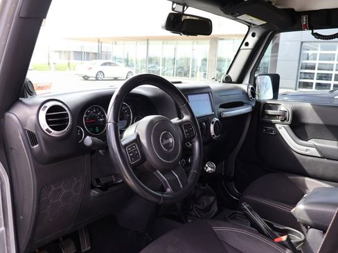 Used 2013 Jeep Wrangler Unlimited Sahara w/ Connectivity Group image 18