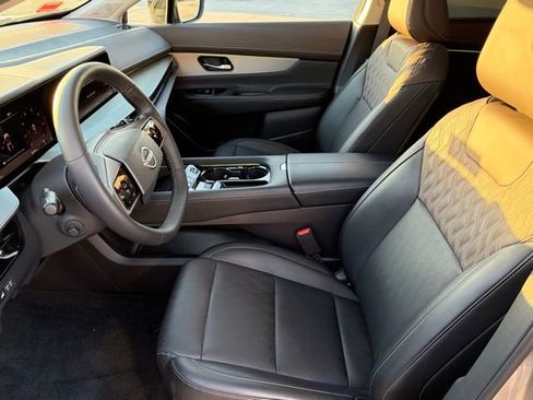 Used 2025 Nissan Murano Platinum image 13