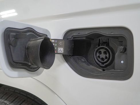 Used 2023 Jeep Grand Cherokee Summit AWD/4WD image 18