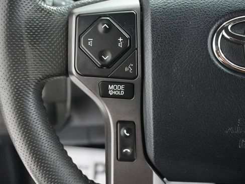 Used 2019 Toyota Tacoma TRD Sport image 18