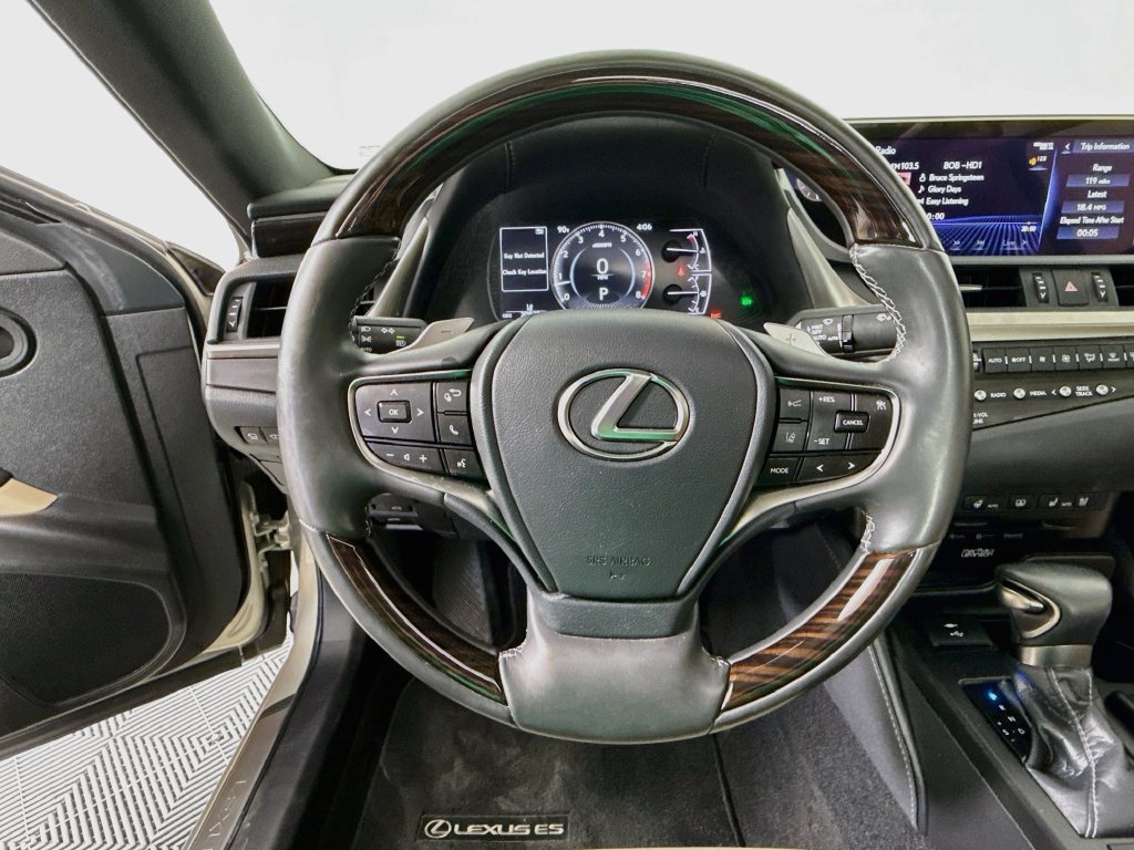Certified 2021 Lexus ES 350 Ultra Luxury w/ Accessory Package 2 FWD image 11
