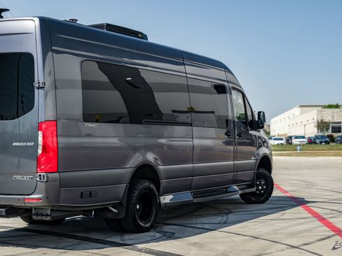 Used 2021 Mercedes-Benz Sprinter 3500 w/ Comfort Plus Package image 15