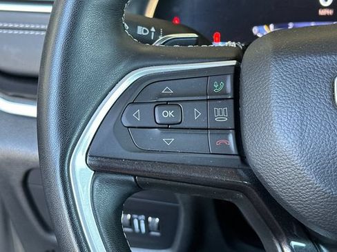 Used 2022 Jeep Grand Cherokee L Laredo w/ Luxury Tech Group I AWD/4WD image 30