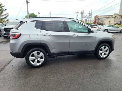 Used 2019 Jeep Compass Latitude w/ Cold Weather Group AWD/4WD image 6