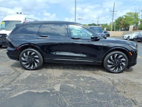 Used 2025 Lincoln Nautilus Reserve w/ Jet Appearance Package AWD/4WD image 8
