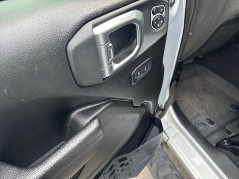 Used 2022 Jeep Wrangler Unlimited Sport image 10