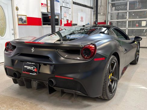Used 2018 Ferrari 488 GTB image 6
