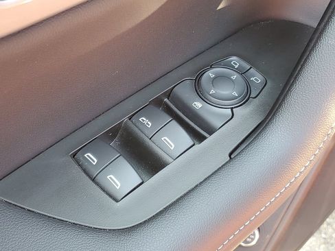 Used 2024 Chevrolet Blazer LT w/ Convenience Package AWD/4WD image 23