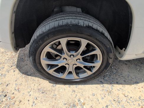 Used 2019 Jeep Grand Cherokee Summit AWD/4WD image 33