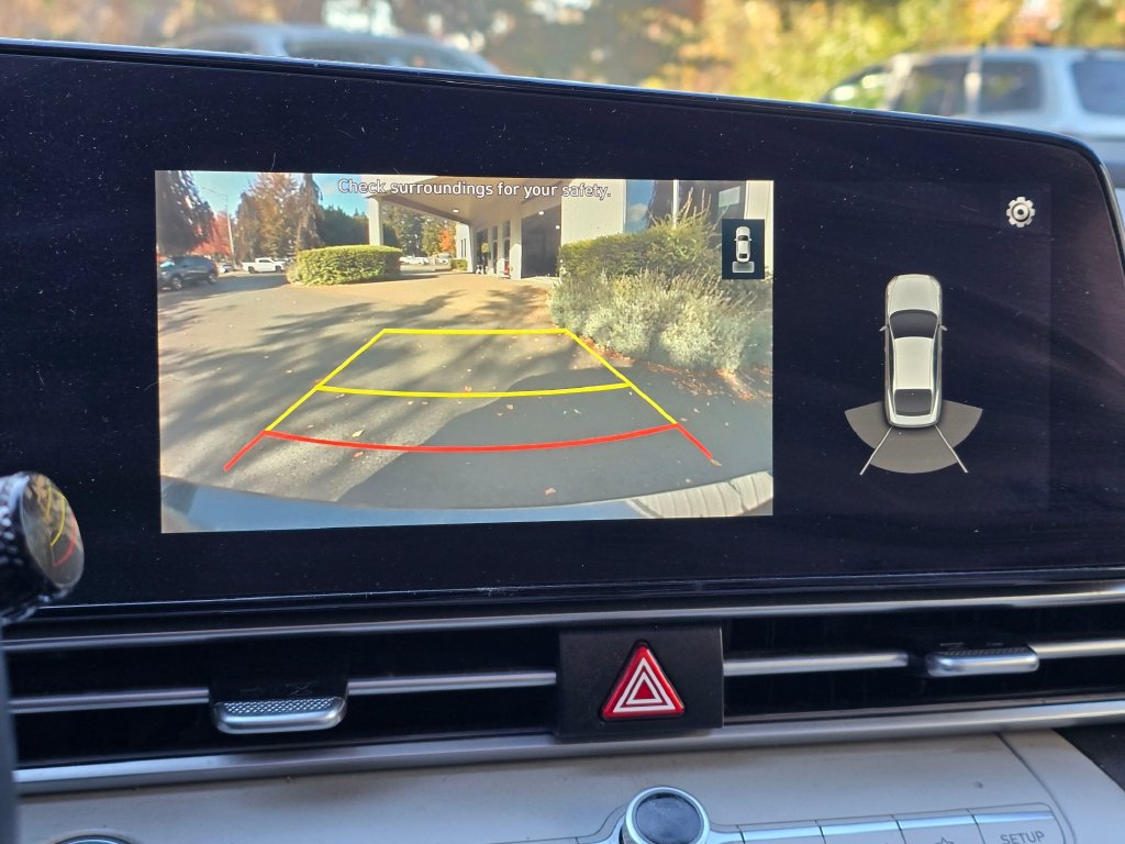 Used 2022 Hyundai Elantra Limited FWD image 18