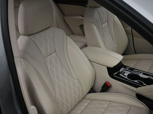 Used 2023 Buick Envision Avenir AWD/4WD image 14