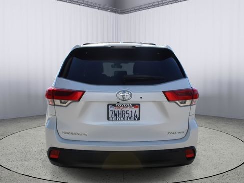 Used 2017 Toyota Highlander XLE image 7