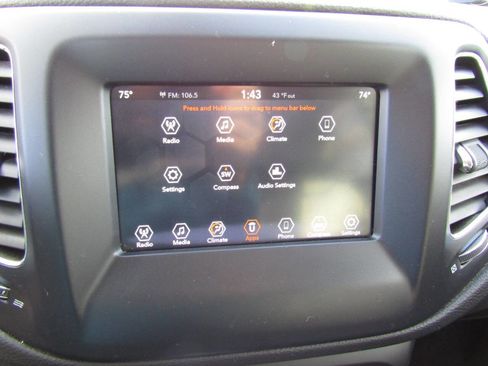 Used 2021 Jeep Compass Latitude image 16