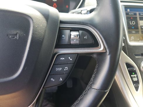 Used 2019 Lincoln Nautilus Select w/ Cargo Utility Package image 24