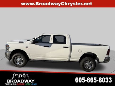 New 2026 RAM 2500 Tradesman AWD/4WD image 4