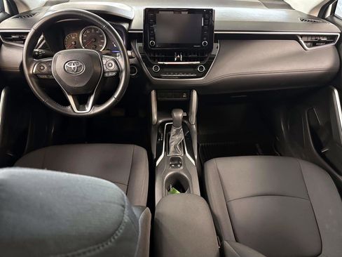 Used 2022 Toyota Corolla Cross LE w/ Moonroof Package AWD/4WD image 18