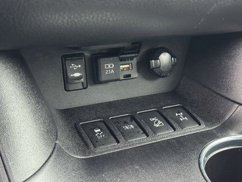 Used 2019 Toyota Highlander Limited image 34